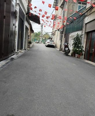 Bán Nhà Dân Xây Võng La 31m² - Đường 2 Ô Tô Tránh, Gần Cầu Thăng Long