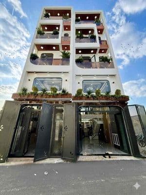Nhà đường thông sau trường tiểu học, DT:4x14M, Lửng, 3 Lầu, 4PN, P.tho