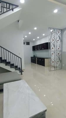 Xe hơi ngủ trong nhà. Hàng hiêm trong phân khúc.
