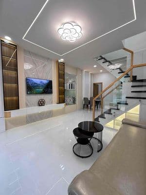 NGAY ĐẦM SEN QUẬN 11 HẺM XE HƠI CÁCH 3 CĂN RA MẶT TIỀN NỘI THẤT FULL