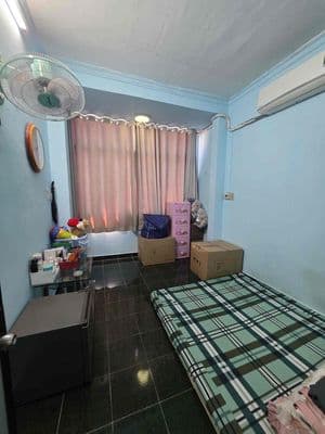 Nhà hẻm 3m đường Lạc Long Quân(3x6m 2 lầu BTCT)