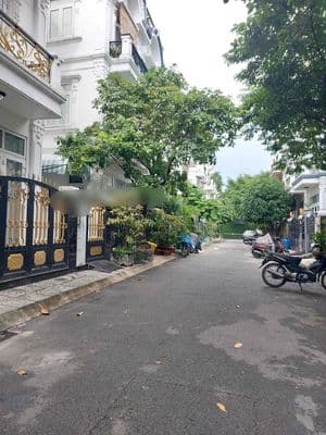 TÔI CẦN BÁN NHANH CĂN BIỆT THỰ 138M2. 4 LẦU. HÀ HUY GIÁP .Q12 . HƠN 10