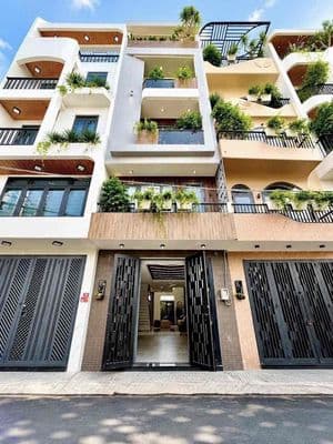 Nhà đường thông kế bên UBP, DT:4x16M, Lửng, 3 Lầu, 4 PN, 6 VS, P.Thờ