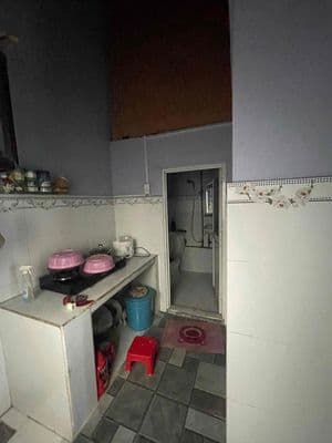 BÁN NHÀ HẢM XE HƠI ĐỐI DIỆN CHỢ LINH XUÂN