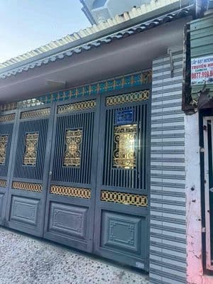 nhà 2 tầng dt khủng