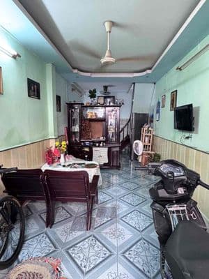 NHÀ CŨ KIÊN CỐ - VỊ TRÍ ĐẸP - GIÁ DỄ CHỐT - 38m2 SÁT MẶT TIỀN
