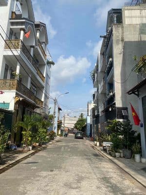 BÁN NHÀ 4 TẦNG KHU DÂN TRÍ CAO - LÃ XUÂN OAI- LONG TRƯỜNG- QUẬN 9