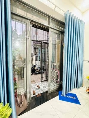 NHÀ ĐẸP NHƯ TRANH, 34m2 , BTCT 1 lầu, sổ hoàn công, giá tốt