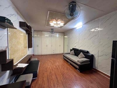 BÁN TẬP THỂ NGHĨA TÂN, CẦU GIẤY 65m2 2 ngủ SỔ ĐỎ RIÊNG Chỉ nhỉnh 3 tỷ