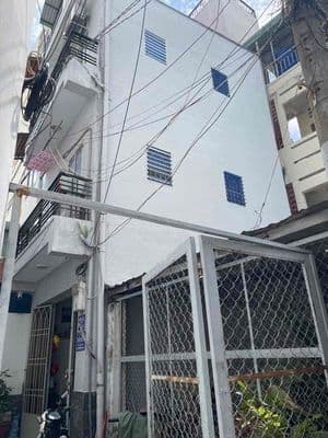 NHÀ TRUNG TÂM HIẾM. THÍCH QUẢNG ĐỨC, PN - 3 TẦNG BAN CÔNG CHỈ3T55 TL
