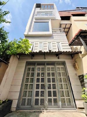 NHỈNH 8 TỶ NHÀ 5 TẦNG BTCT NGANG 5M x 9M GIÁP QUẬN 1 HẺM 1 SẸC 3M