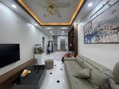 bán nhà 42m2 Phú Diễn lô góc ô tô vào nhà