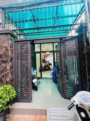 bán nhà 4pn Cầu Giấy lô góc 3 mặt thoáng