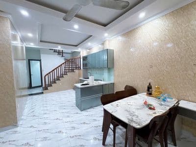 Bán nhà ngõ 24 Ngọc Lâm 68m2