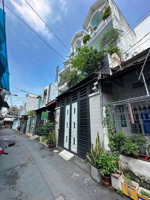 CHỦ GẤP BÁN NHÀ 41M2 Ô TÔ TỚI NHÀ QUANG TRUNG