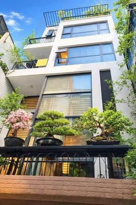 bán nhà Gia Thuỵ 5 tầng mới lô góc thoáng sáng