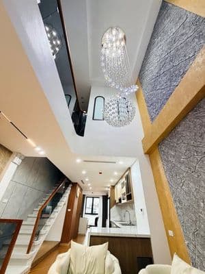 bán tòa nhà 8 tầng Long Biên - vừa ở vừa khai thác