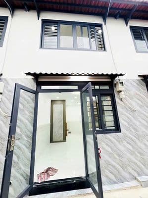 BÁN NHÀ MỚI XÂY NGAY CHỢ HIỆP THÀNH, ĐƯỜNG NGUYỄN ẢNH THỦ VÀO 200M