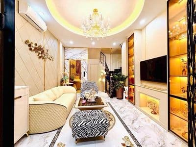 bán nhà 6 tầng tại Vĩnh Hưng giá hơn 7 tỷ