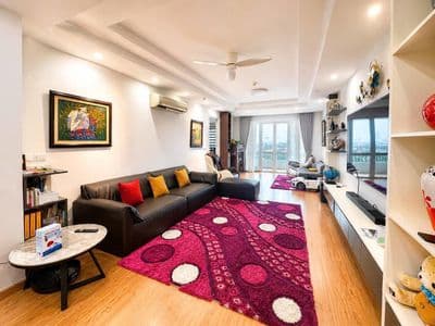 bán căn hộ P1-P2 Ciputra 145m2 thang máy riêng