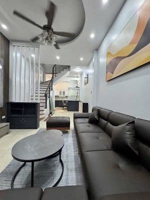 bán nhà Bồ Đề Long Biên 5 tầng full nội thất