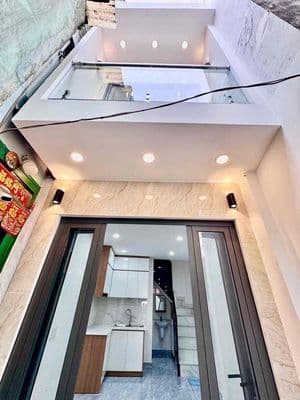 BÁN NHÀ MỚI - DỌN VÀO Ở NGAY - LẠC LONG QUÂN - CHỈ 2T99