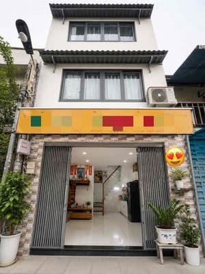 NHÀ MỚI ĐẸP Ở NGAY - GẦN NGÃ TƯ BỐN XÃ - HC ĐỦ - CHỈ 3T