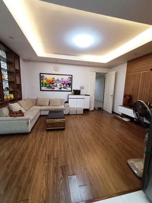 Bán căn hộ chung cư ngay đường Cầu Giấy, 76m2, 2 ngủ. 6 tỷ
