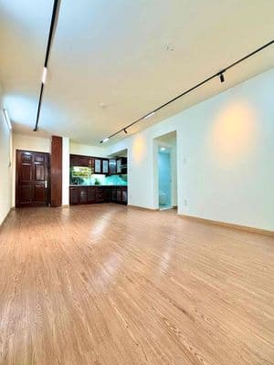 Chung cư Bàu Cát 2, căn góc sân vườn 3 pn rộng rãi, sổ hồng đầy đủ