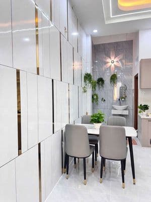 Nhà đẹp khu VIP Lũy Bán Bích 4.5x12 đúc 2 tầng 3 p giá 5.2 tỷ còn TL
