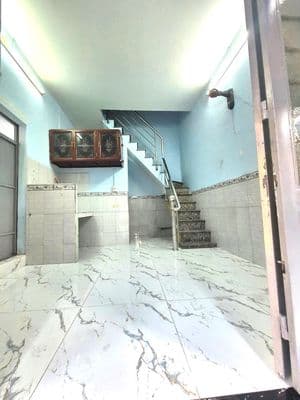 Nhà căn góc 2 mặt tiền, hẻm oto, nhà hiện hữu ở được ngay, giá rẻ.