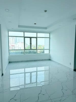 Bán căn hộ 3PN 129m2 căn góc, Nhà đã decor tại Phú Hoàng Anh