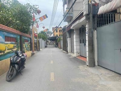 BÁN NHANH NHÀ YÊN NGHĨA GẦN BX , GA TÀU CÁCH QL 6 HƠN 100m