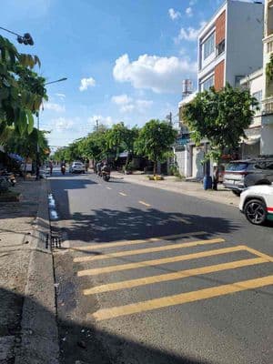 GẦN SÂN BAY , 5x22 , 4 TẦNG XE HƠI ĐẬU NHÀ , 8P CHO THUÊ , NHỈNH 7 TỶ