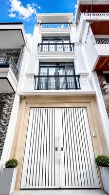 Xe hơi trước nhà Tr Cao Vân,4 Tầng,5PN,Vuông vức,nhà có hẻm sau thoáng