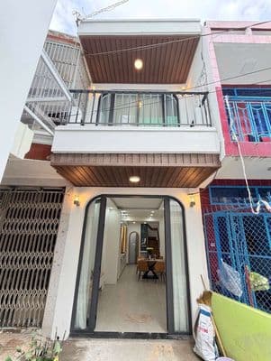 🏫 CÁCH 50m RA MT NGUYÊN HỒNG _NHÀ MỚI 2TẦNG (3*9,36m) Chỉ 5,xxTỷ