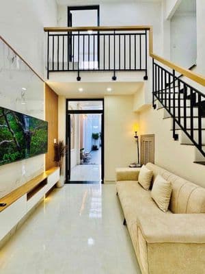 🌟 NHÀ ĐẸP FULL NỘI THẤT - NGAY ĐH NGOẠI THƯƠNG, HUTECH 🏩 Kết cấu 2 tần