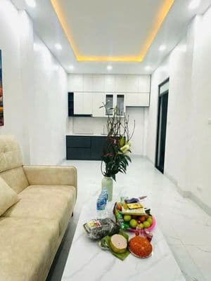Bán nhà Đông Thiên Vĩnh Hưng Hoàng Mai 33m2 5 tầng 3 phòng Sổ đỏ riêng