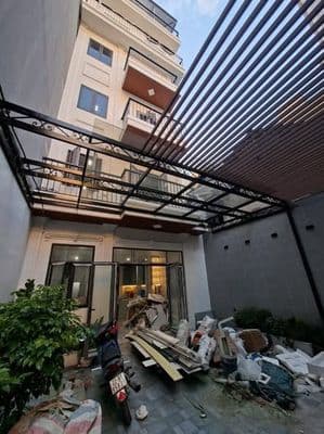 Biệt thự sân vườn Gia Thuỵ 110m2 7 tầng thang máy 14 tỷ