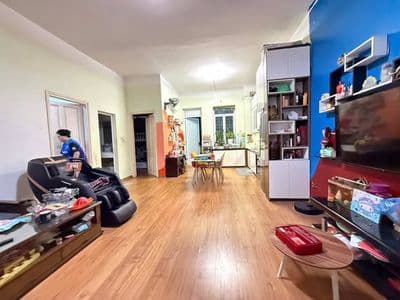 bán căn hộ cc Đức Giang 71m2 lô góc