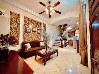 bán nhà 5 tầng phố Minh Khai vị trí đẹp