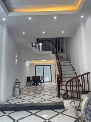 Nhà Thanh Trì 62m2 5 tầng ô tô sát nhà
