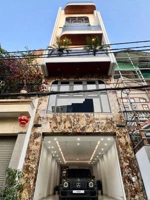 bán nhà phố trạm long biên full nội thất