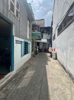 Nhà Cũ Bà Hom,diện tích lớn Cho Anh Chị thích xây nhà mới