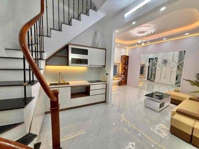 Sát phố Lò Đúc 43m2 x5T giá nhỉnh 8 tỷ sổ CC 2 thoáng ngõ nông nhà đẹp