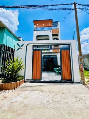 🏡 CHÚ 5 BÁN NHÀ ĐẸP KẾ UBND VỊ TRÍ ĐẸP GIÁ 2,75 TỶ