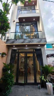 Nhà xây mới 100%, ngay chợ vải sầm uất