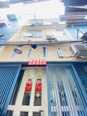 Nhà e cần tièn bán gấp