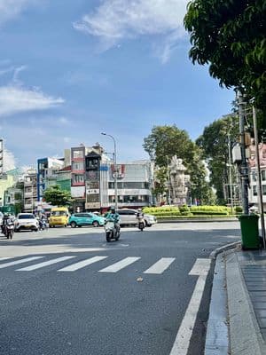 🏡 HIẾM THẬT SỰ – MUA NHÀ TẶNG ĐẤT – LÔ GÓC 2 MẶT THOÁNG GIỮA TRUNG TÂM