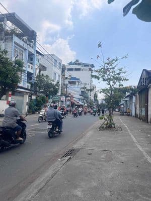 mặt tiền Tôn Thất Thuyết quận 4, 225m2, ngang 6.2x35m, nở 6m